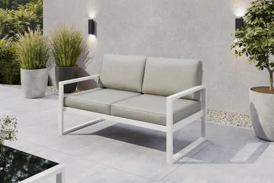 Produktbild von Margaret Hadas24 Gartensofa 2 Sitzer Outdoor Madera Lounge Couch Terrasse wetterfest Balkonmöbel Sitzbank mit Lehne, Gartenmöbel weiß, beige