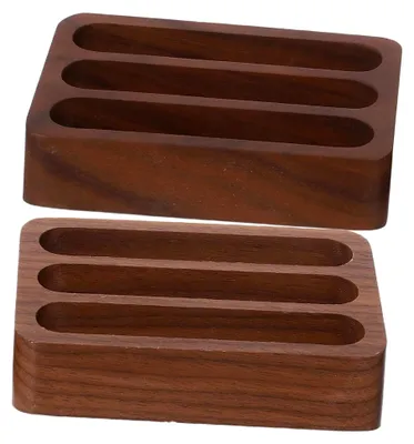 Produktbild von Visitenkartenhalter aus Schwarznuss Holz mit 3 Fächern für den Schreibtisch
