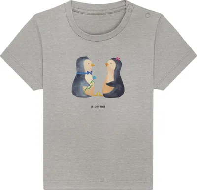 Produktbild von Mr. & Mrs. Panda Babyshirt Pinguin Pärchen 6. - 12. Monat - Heather Grey - Geschenk, Baby T-Shirt, Pinguine, , Verknallt, Hochzeit, Liebe, Shirt, Organic, Große