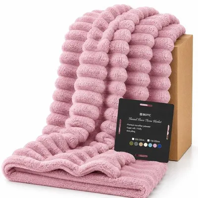 Productafbeelding van Unyqoos® BOTC Fleece deken, 150 x 200 cm – superzachte polarfleece deken, warm en licht, huidvriendelijk, roze
