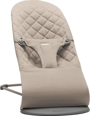 Produktbild von BabyBjörn Babywippe Bliss - Gewebt  Klassische Steppung - Sandgrau - Ergonomisch - einstellbar - faltbar