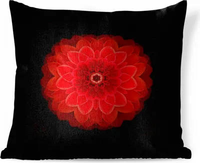 Produktbild von MuchoWow® Zierkissen Sofakissen Wohnzimmer Dekokissen 50x50 cm Orangefarbenes Dahlienmandala auf schwarzem Hintergrund - Komfort - Sofakissen
