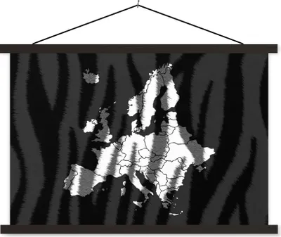 Produktbild von MuchoWow® Textilposter Karte - Europa - Zebra 60x40 cm mit schwarzem Rahmen - Hölzernes
