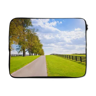 Produktbild von MuchoWow® Laptop Hülle 15 Zoll Wolken - Bäume - Straße Laptoptasche - Laptoptasche - Sleeve - Rundum-Schutz