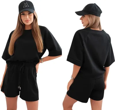 Produktbild von Schwarzes Damen-Set MASELKO mit kurzen Ärmeln und Shorts mit elastischem Bund