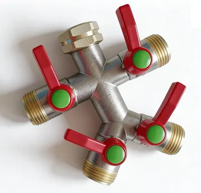 Immagine prodotto di Distributore di acqua a 4 vie, in ottone, con 4 adattatori, per uso in giardino