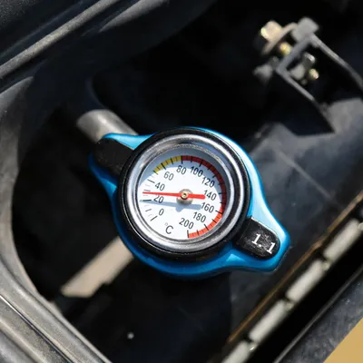 Produktbild von Universelle thermothermostatische Kühlerdeckelabdeckung mit Wassertemperaturanzeige