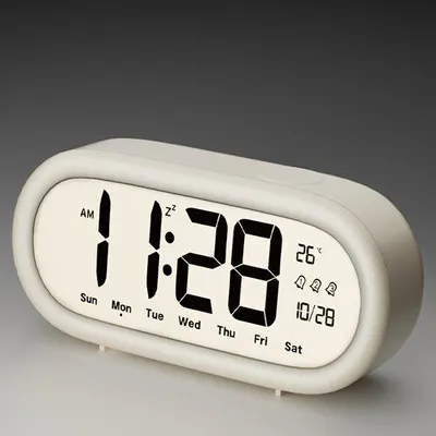 Zdjęcie produktu dla Elektroniczny budzik o nowoczesnym wyglądzie, z podświetlanym wyświetlaczem, wieloma alarmami, głośnym dźwiękiem, zasilany bateriami, kompaktowy, idealny dla zapracowanych osób