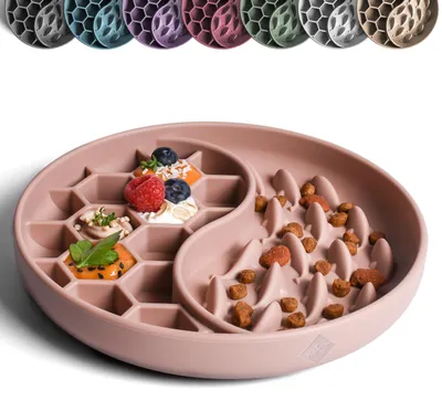 Imagen del producto de Cuenco antideslizante para perros y gatos, comedero lento con ventosa grande, apto para comida húmeda y seca, color lavanda