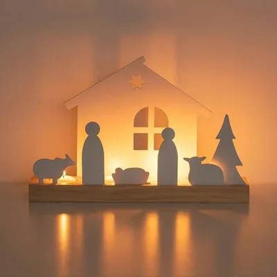 Imagen del producto de Conjunto navideño interior Klein con base de madera y pintura blanca