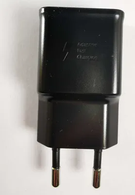 Produktbild von Original Samsung Schnellladegerät in schwarz mit 2Amp EP-TA200 , für alle Samsung Mobiltelefone
