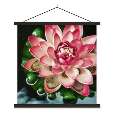 Produktbild von MuchoWow® Textilposter Ein Koi-Karpfen mit einer rosa Blume 90x90 cm mit schwarzem Rahmen - Magnetisches