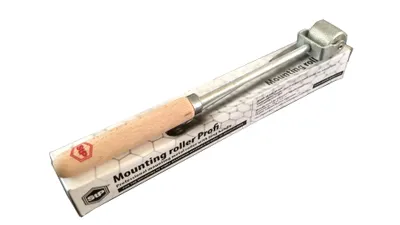 Obrázok produktu pre STP Roller Profi 30 mm – valivý valec s dlhou rukoväťou na aplikáciu izolačných materiálov