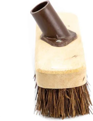 Imagen del producto de Cepillo para suelos duros de 9 pulgadas, ideal para terrazas y patios, de longitud estándar