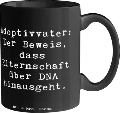 Produktbild von Mr. & Mrs. Panda Becher Spruch Adoptivvater Liebe - Schwarz - Geschenk, Trinkbecher, Adoption, Tasse, Familienmitglieder, Kaffeetasse, Bindung, Teetasse, Familienstruktur