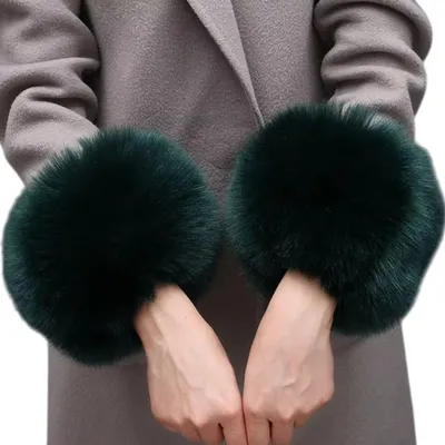 Produktbild von Elegante grüne Pelzmanschetten für den Winter KP37724
