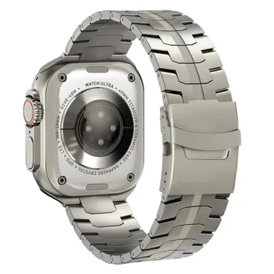 Produktbild von FFO2World Premium Titanarmband Titan – Für Apple Watch 49mm, 46mm, 45mm, 44mm, 42mm (Serie 3/2/1), mit Faltschließe