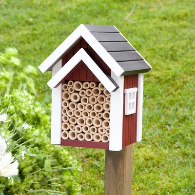 Produktbild von Bienenhotel rot H: 21,2 B: 15,5 T:16 (WG311)