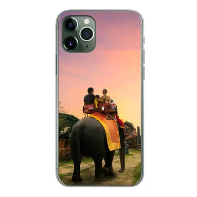 Produktbild von MuchoWow® Handyhülle Schutzhülle Hülle für iPhone 11 Pro Elefant - Tiere - Dorf - Natur Silikon Softcase Handy Hülle - Handy