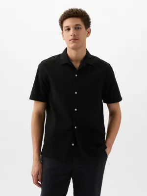 Produktbild von GAP Herren Kurzarm Baumwollhemd mit klassischem Kragen und Knopfleiste, Schwarz, Größe S