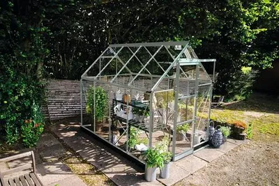 Produktbild von Gewächshaus Halls Icon 6 4,9 m² Sicherheitsglas 3 mm 192,5 x 254,7 cm silber