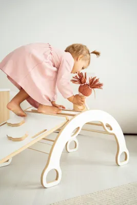 Produktbild von Kleine Montessori Bogenwippe Kletterbogen mit Handgriffen + kleine WÖLKCHEN Rutsche