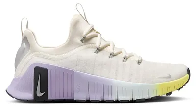 Imagen del producto de Nike Free Metcon 6 SE, color Phantom Black Hydrangeas Metallic Silver (para mujer) - Talla EU 37.5