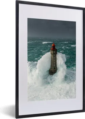 Produktbild von MuchoWow® Gerahmtes Poster Der Leuchtturm von la Jument in Frankreich vor einem grauen Himmel 40x60 cm - Poster mit Schwarzem Bilderrahmen Wandposter Rahmen Foto Bilder - Poster in Rahmen