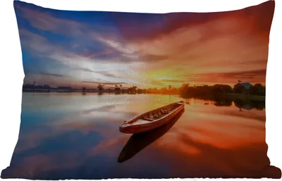 Produktbild von MuchoWow® Outdoor Kissen - Boot - Wasser - Sonnenuntergang - Orange - Wasser - 60x40 cm - Wetterfest - Lounge Kissen - Zierkissen - Kissen für Innenräume