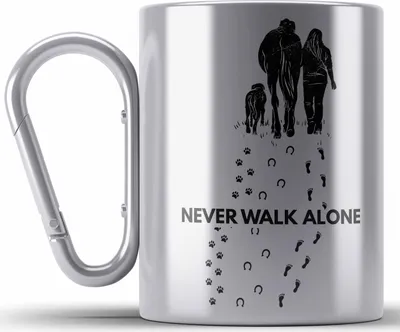 Produktbild von Trendation - Lustige Reiter Sprüche Geschenk Edelstahl Tasse Karabiner Reiterin Pferde Mädchen Geschenkidee Pferde Never Walk Alone (Silber)
