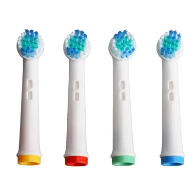Imagen del producto de 4 cabezales de repuesto para cepillo de dientes eléctrico, diseñados para una mayor eliminación de la placa, con cerdas redondeadas para una limpieza suave y eficiente de los dientes, compatibles con los modelos EB17-X