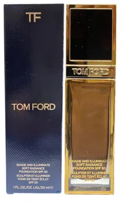 Immagine prodotto di TOM FORD Fondotinta Shade And Illuminate Soft Radiance, SPF50, Flacone con pompa, Crema, Adatto a pelli normali, Nutriente, Tonalità Warm Nutmeg, Effetto luminoso