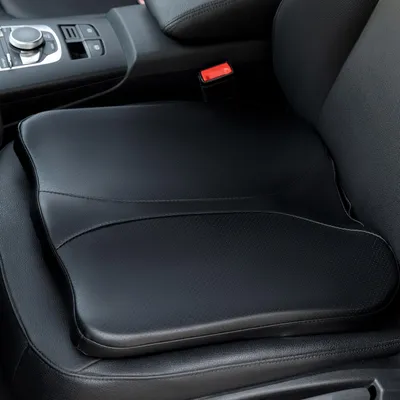 Produktbild von Autositzkissen, Sitzerhöhung aus Memory-Schaum für Erwachsene, Schmerzlinderung und verbesserte Körperhaltung, orthopädisches keilförmiges Sitzkissen für Autos und Bürostühle (Kunstleder, schwarz)