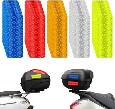 Productafbeelding van Reflecterende stickers, 50 stuks - 8 x 3 cm - Veiligheidsreflecterende strips - Zelfklevende reflectoren voor fietsen, motorfietsen, helmen en kleding (5 kleuren)