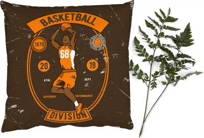 Produktbild von MuchoWow® Zierkissen Sofakissen Wohnzimmer Dekokissen 60x60 cm Mancave - Basketball - Sport - Vintage - Orange - Sitzfläche - Foto Polster