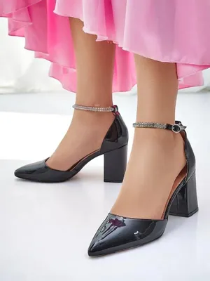 Produktbild von Royalfashion Damenschuhe aus mit einem mit Strass verzierten Riemen Furoni, Größe 37