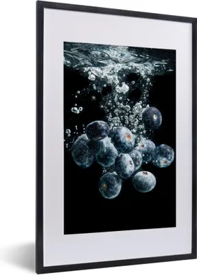 Produktbild von MuchoWow® Gerahmtes Poster Blaubeeren - Obst - Beeren - Stillleben - Wasser - Schwarz 40x60 cm - Poster mit Schwarzem Bilderrahmen Wandposter Rahmen Foto Bilder - Poster in Rahmen