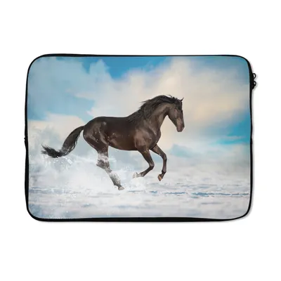 Produktbild von MuchoWow® Laptop Hülle 14 ZollSchwarzes Pferd im Schnee Laptoptasche - Laptoptasche - Stoßsicher - Schutzhaube
