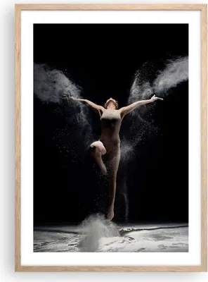 Produktbild von Gerahmtes Poster - Rahmen in heller Eiche - Fotografie Tanz Flügel - 50x70 cm - Wand Bild - Wanddeko - Wandbilder - Wandposter - Bilderrahmen - Bilder - Kunstdruck - Wandbild - P2NPA50x70-4306