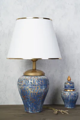 Image de Opviq, lampe de table haut de gamme avec corps en céramique, bleue et blanche, 50 cm de haut, 30 cm de large, douille E27, 40 W max. | Un design élégant pour les intérieurs modernes et les bureaux.