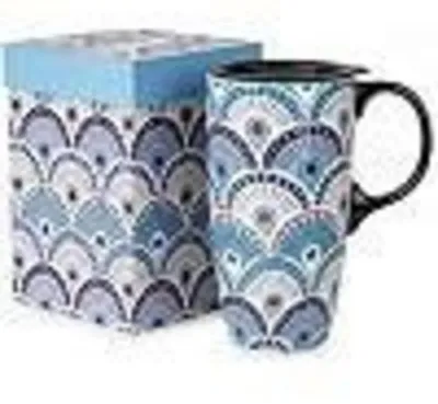 Produktbild von Motivtasse Keramik 500 ml mit Deckel, Blaues Pfauenfedermotiv, Geschenkbox