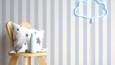 Produktbild von NEWROOM Tapete Blau Papiertapete Streifen - Kinderzimmer Kinder Weiß  Linien  Babytapete  Babyzimmer