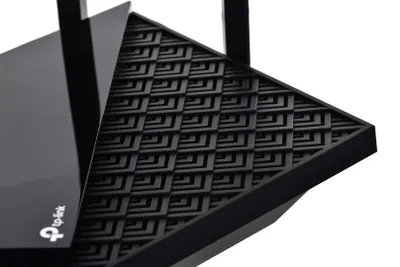 Produktbild von TP-Link Archer AX72 Pro, Wi-Fi 6 (802.11ax), Dual-Band (2,4 GHz/5 GHz), Ethernet/LAN, Schwarz, Desktop-/Pol-Router