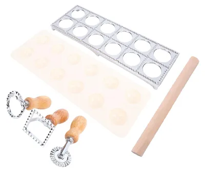 Produktbild von Pasta-Set mit 12 Ravioli-Stempeln, Nudelschneider und Nudelholz aus Holz für die Küche