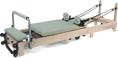 Produktbild von Liveness PTX 3000 Green Tea – Klappbarer Eichenholz Pilates Reformer