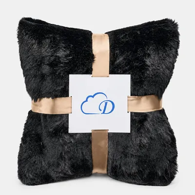 Produktbild von Dailydream Kuscheldecke 150 x 200 cm schwarz