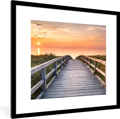 Produktbild von MuchoWow® Gerahmtes Poster Sonnenuntergang - Meer - Weg - Gras - Düne - Vögel 40x40 cm - Poster mit Schwarzem Bilderrahmen Wandposter Rahmen Foto Bilder - Poster - Plakat im Rahmen