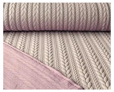 Produktbild von Dehnbarer Strickstoff mit Zopfmuster in Altrosa als Meterware, 50 cm