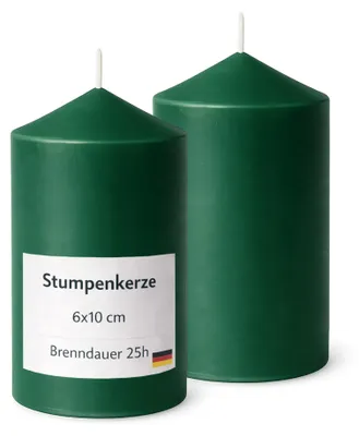 Produktbild von HS Candle 2er Pack Stumpenkerzen Dunkelgrün, Ø 6 cm x 10 cm, ca. 25 h Brenndauer, matt-glattes Finish, Baumwolldocht, Herstellung in der EU, für Tischdeko und Adventskranz