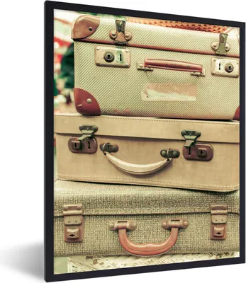 Produktbild von MuchoWow® MuchoWow® Gerahmtes Poster Reisekoffer - Vintage - Grün 60x80 cm - Poster mit zchwarzem Bilderrahmen - Premium - Wanddeko Wohnzimmer